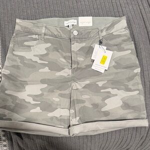 Gibson Latimer Camo Cargo Shorts in Gray